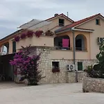 With Parking Space Rtina - Miocici, Zadar - 22001 דירה